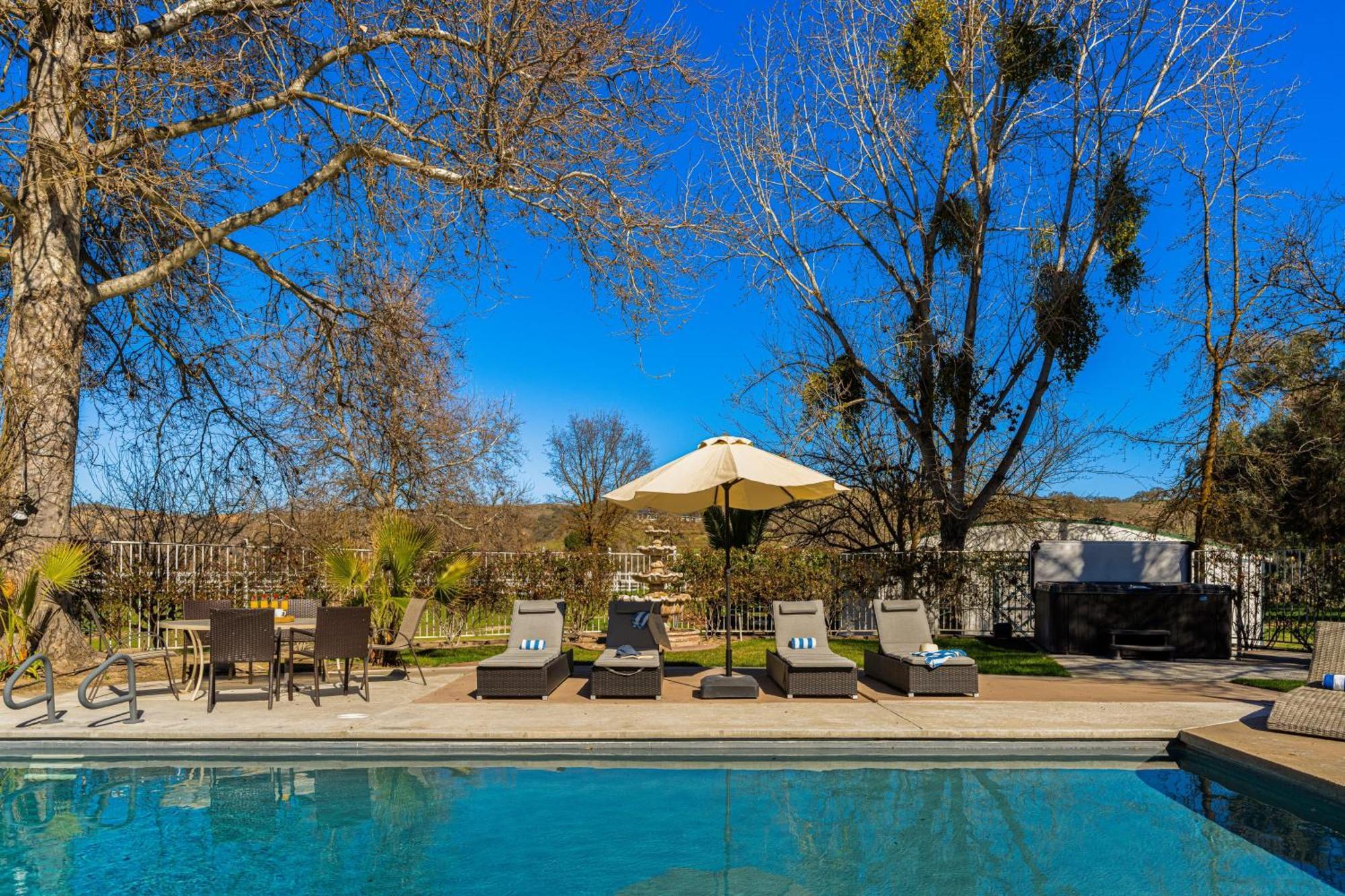 Victorian Manor In Paso Robles Wine Country Pool Hot Tub Firepit Tennis Court Sleeps 28 Exterior photo